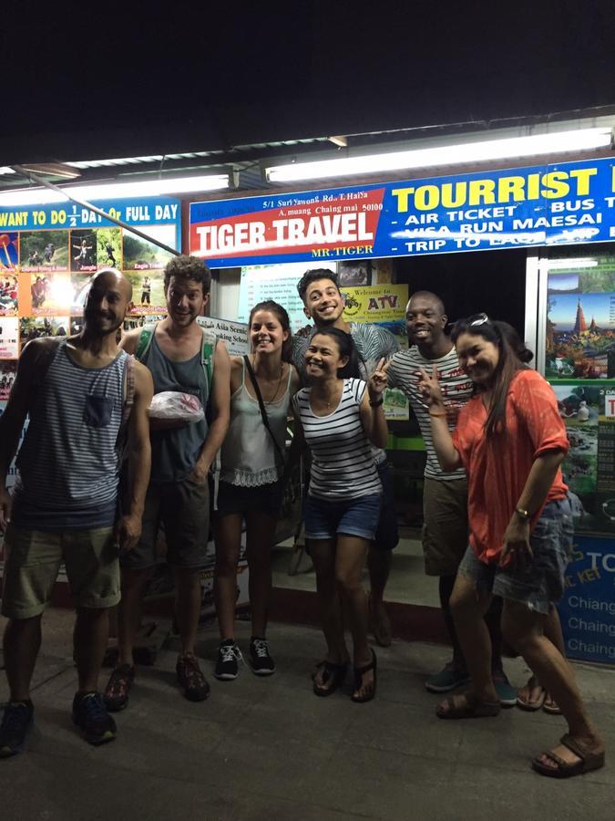 Tiger House Hostel (Adults Only) Чиангмай Экстерьер фото