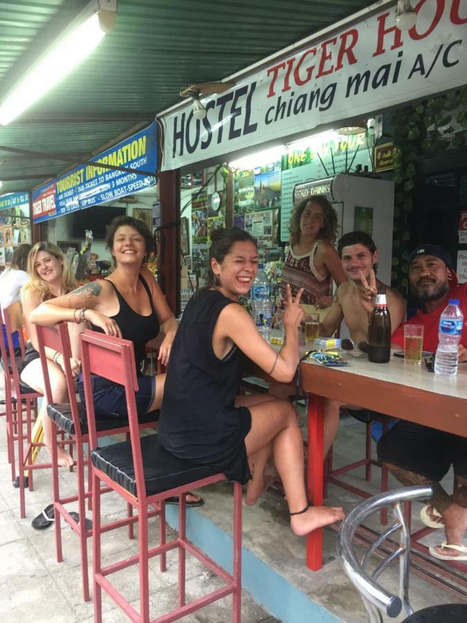 Tiger House Hostel (Adults Only) Чиангмай Экстерьер фото